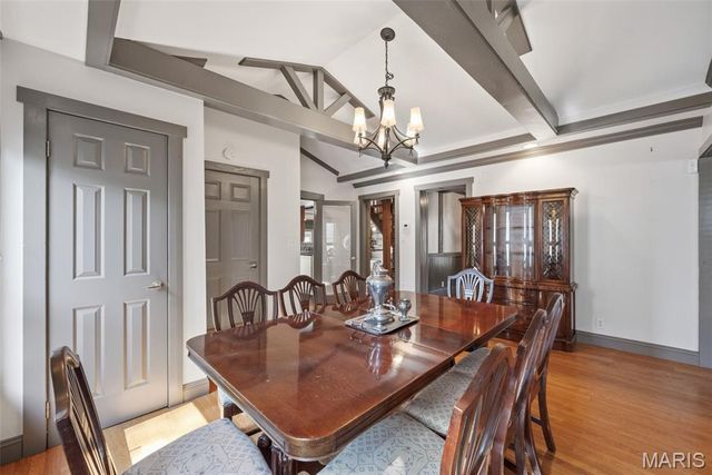 418 Oak Tree Drive, Webster Groves, MO 63119