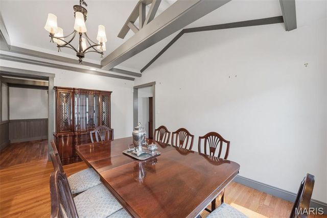 418 Oak Tree Drive, Webster Groves, MO 63119