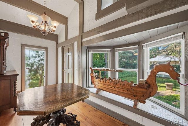 418 Oak Tree Drive, Webster Groves, MO 63119