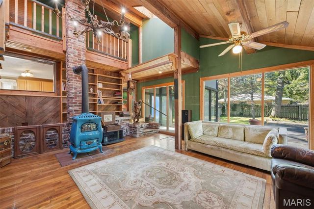 418 Oak Tree Drive, Webster Groves, MO 63119
