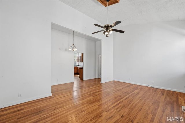 418 Oak Tree Drive, Webster Groves, MO 63119