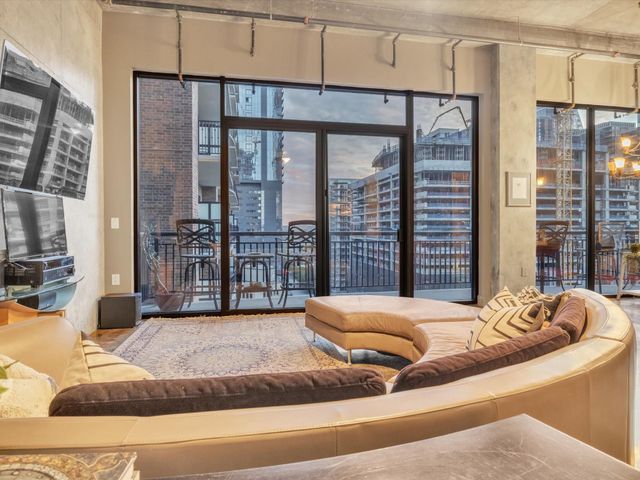 311 W 5th ST 1101, Austin, TX 78701