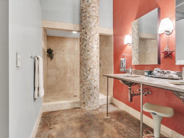 311 W 5th ST 1101, Austin, TX 78701