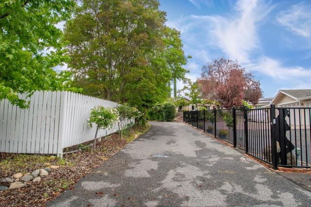 18627 Ambleside Lane, Saratoga, CA 95070