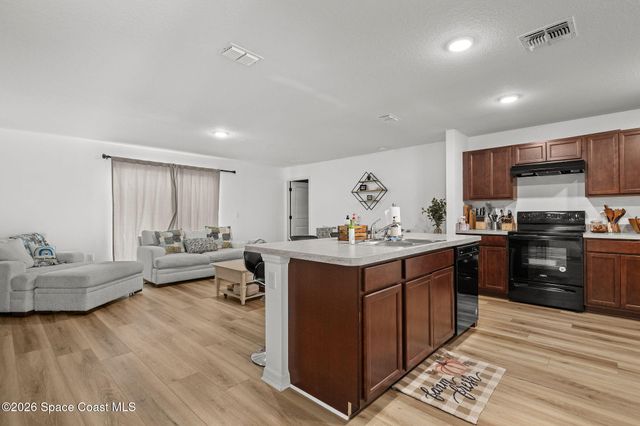 597 NW Kilpatrick Avenue, Port St. Lucie, FL 34983