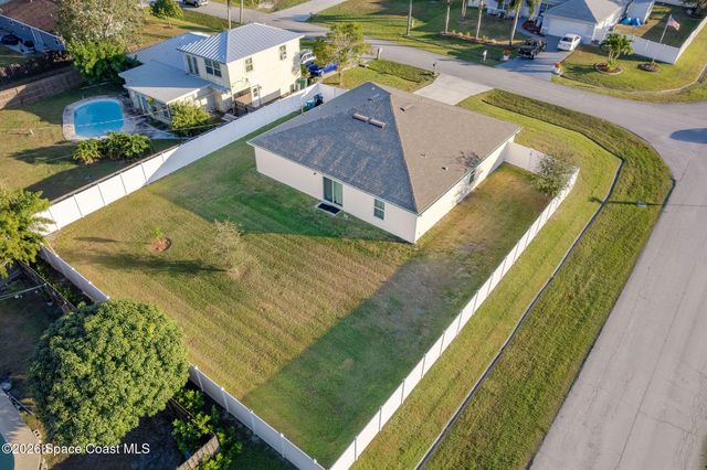 597 NW Kilpatrick Avenue, Port St. Lucie, FL 34983