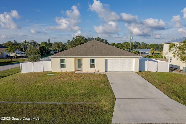 597 NW Kilpatrick Avenue, Port St. Lucie, FL 34983