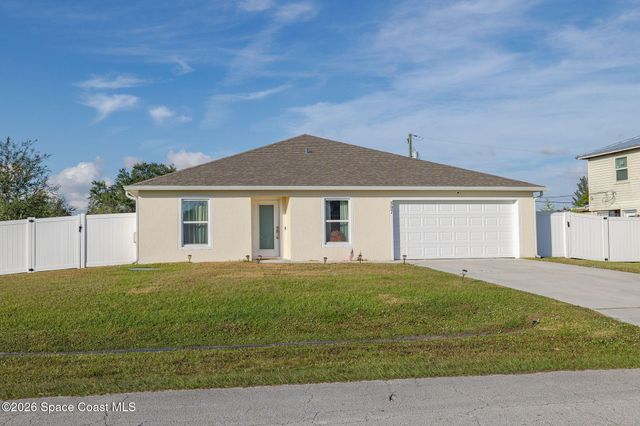 597 NW Kilpatrick Avenue, Port St. Lucie, FL 34983