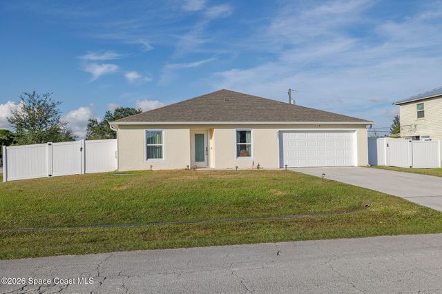 597 NW Kilpatrick Avenue, Port St. Lucie, FL 34983