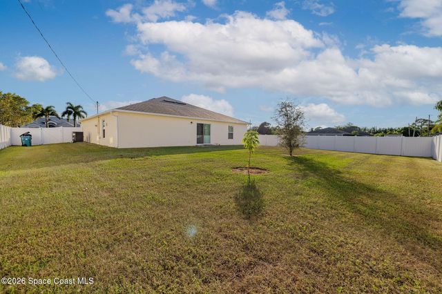 597 NW Kilpatrick Avenue, Port St. Lucie, FL 34983
