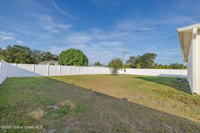 597 NW Kilpatrick Avenue, Port St. Lucie, FL 34983