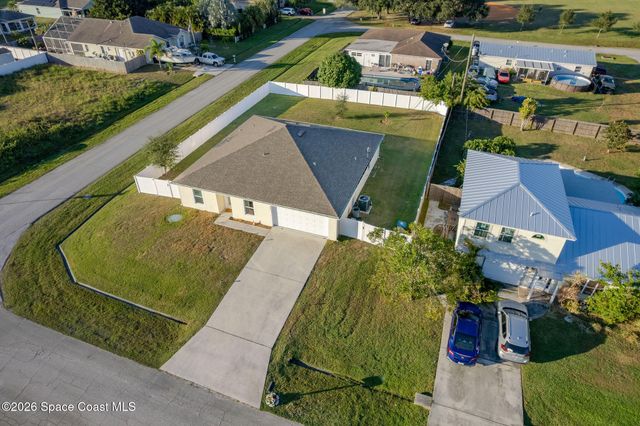 597 NW Kilpatrick Avenue, Port St. Lucie, FL 34983