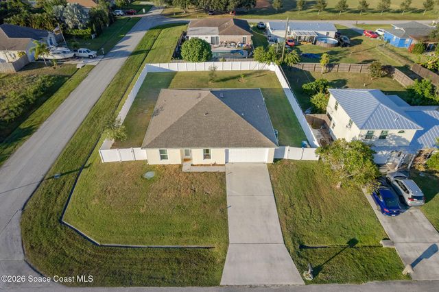 597 NW Kilpatrick Avenue, Port St. Lucie, FL 34983