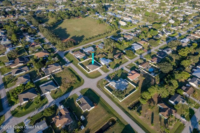 597 NW Kilpatrick Avenue, Port St. Lucie, FL 34983
