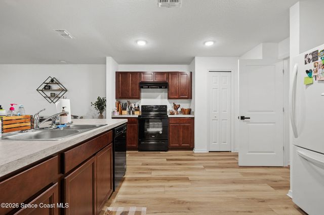 597 NW Kilpatrick Avenue, Port St. Lucie, FL 34983