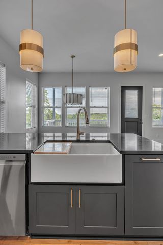 418 Mercomatic Dr, Nashville, TN 37209