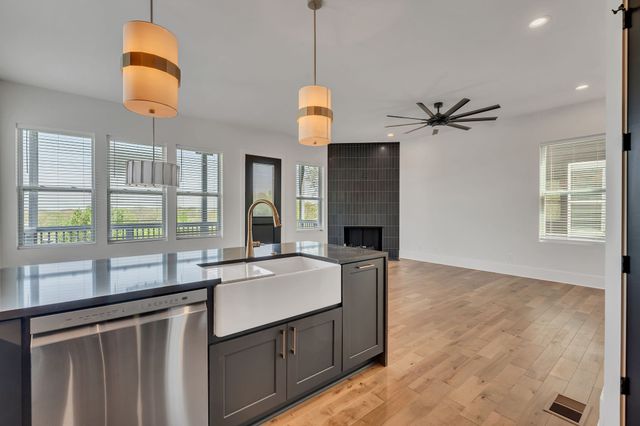 418 Mercomatic Dr, Nashville, TN 37209