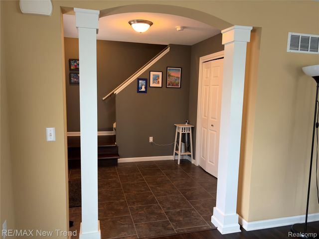 1461 Scotland Yard Drive, Commerce Charter Township, MI 48390