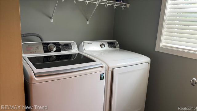 1461 Scotland Yard Drive, Commerce Charter Township, MI 48390