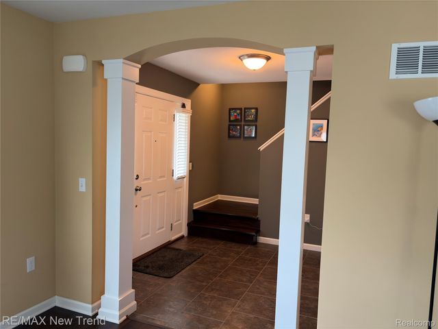 1461 Scotland Yard Drive, Commerce Charter Township, MI 48390