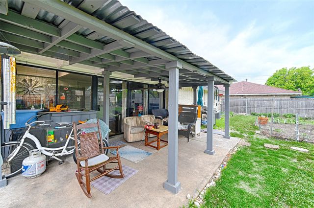 1853 Tompkins Drive, Grand Prairie, TX 75051