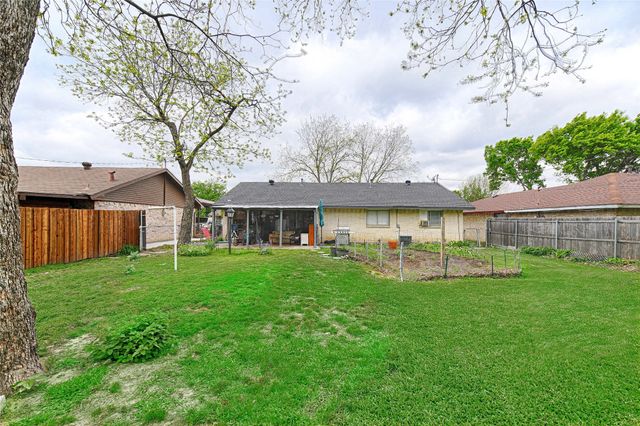 1853 Tompkins Drive, Grand Prairie, TX 75051