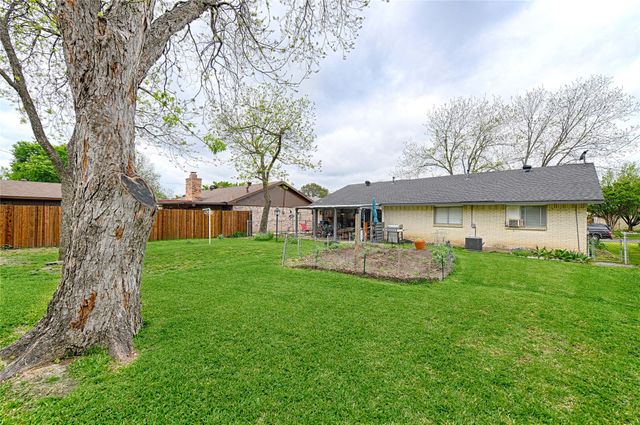 1853 Tompkins Drive, Grand Prairie, TX 75051