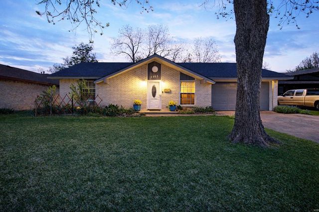 1853 Tompkins Drive, Grand Prairie, TX 75051