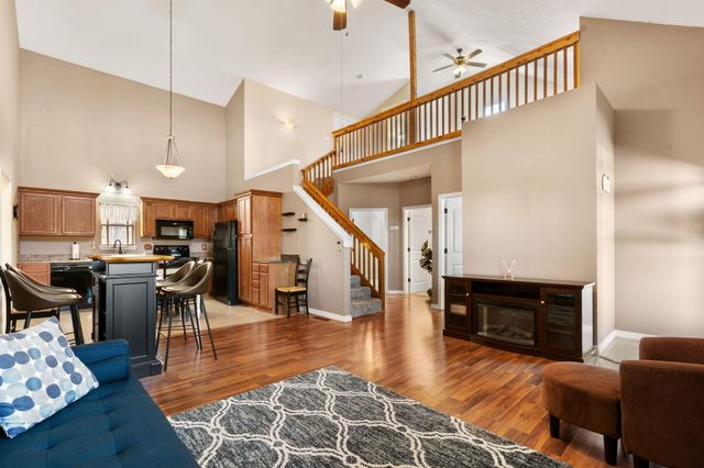 145 Whispering Pine Way, Hollister, MO 65672