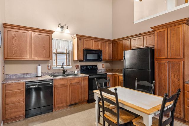 145 Whispering Pine Way, Hollister, MO 65672