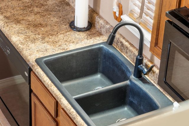 145 Whispering Pine Way, Hollister, MO 65672