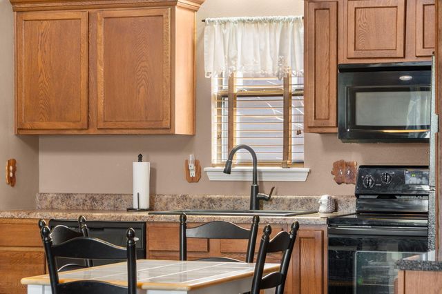 145 Whispering Pine Way, Hollister, MO 65672