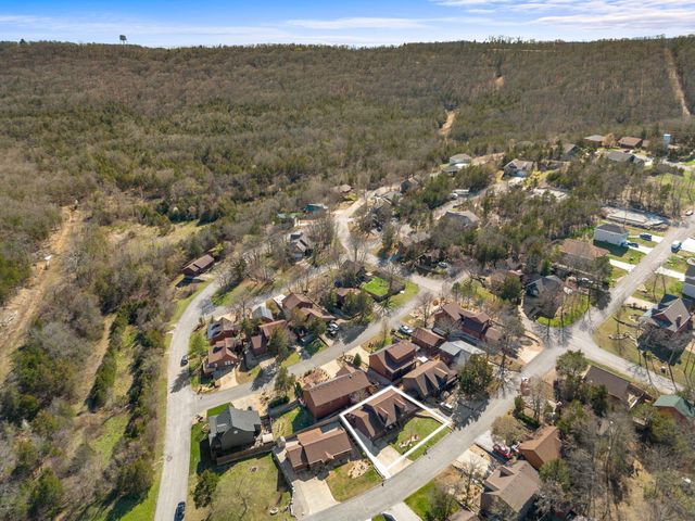 145 Whispering Pine Way, Hollister, MO 65672