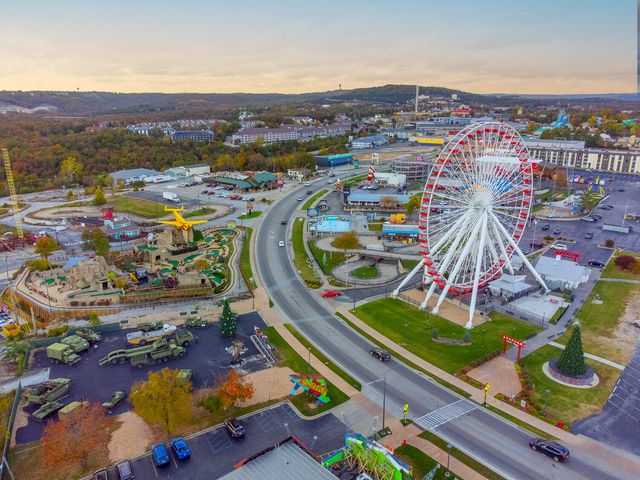 145 Whispering Pine Way, Hollister, MO 65672