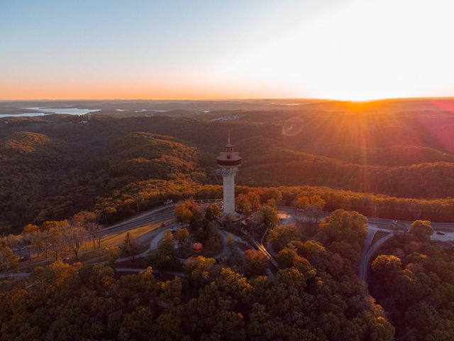 145 Whispering Pine Way, Hollister, MO 65672