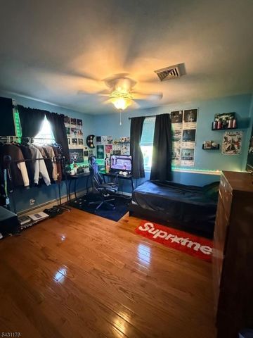 33 Park Dr, Kenilworth Boro, NJ 07033