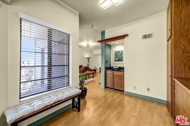 1313 Valley View Road 213, Glendale, CA 91202