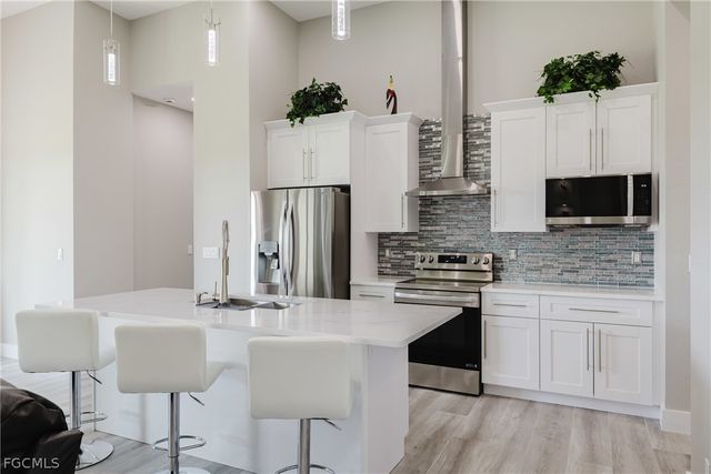 4126 NW 39th ST, Cape Coral, FL 33993