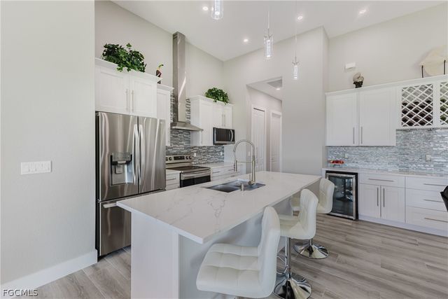 4126 NW 39th ST, Cape Coral, FL 33993