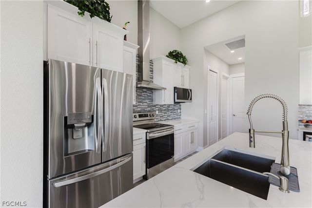 4126 NW 39th ST, Cape Coral, FL 33993