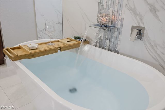 4126 NW 39th ST, Cape Coral, FL 33993