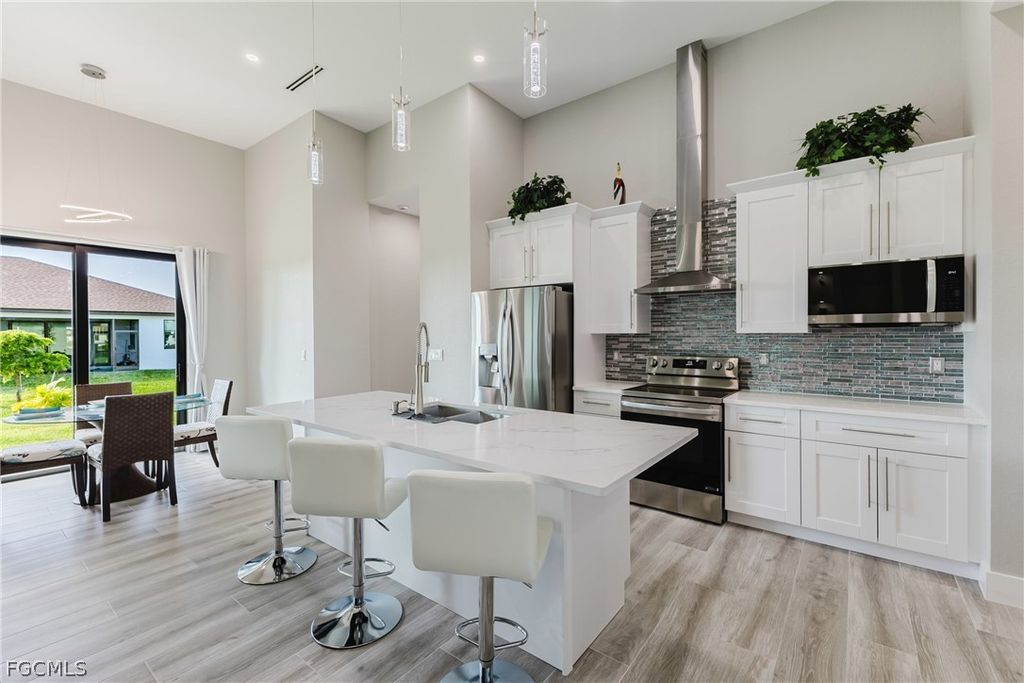 4126 NW 39th ST, Cape Coral, FL 33993