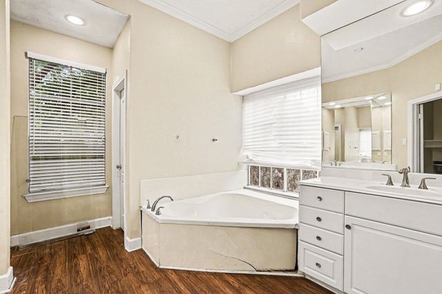 34 Watermill Place, Sugar Land, TX 77479