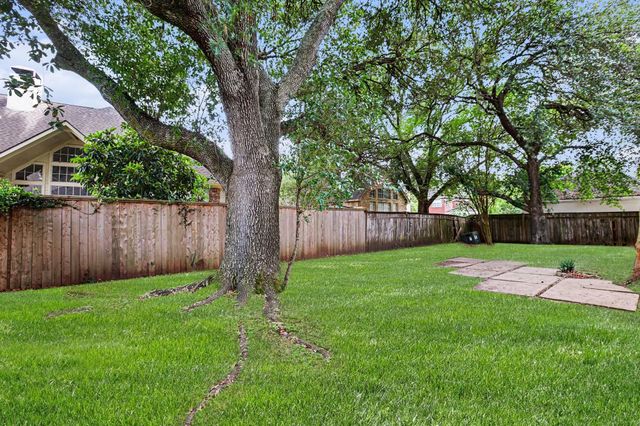 34 Watermill Place, Sugar Land, TX 77479