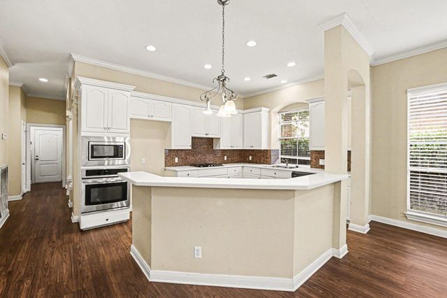34 Watermill Place, Sugar Land, TX 77479