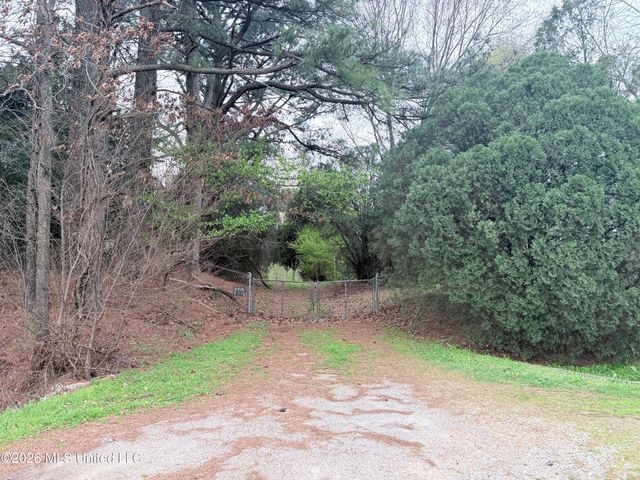 2943 Plum Point Road, Southaven, MS 38672