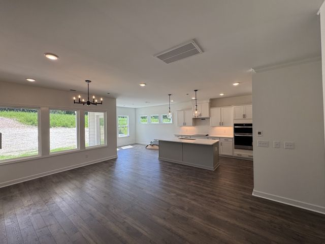 1924 Hildebrand Lane, Columbia, TN 38401