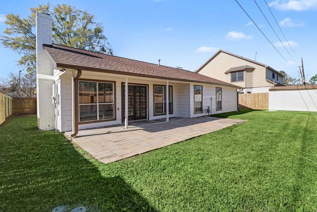 11726 Fallwood Drive, Houston, TX 77065