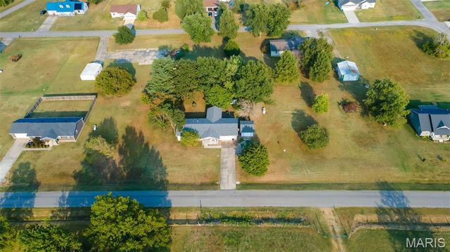 8 Elizabeth Road, Sikeston, MO 63801