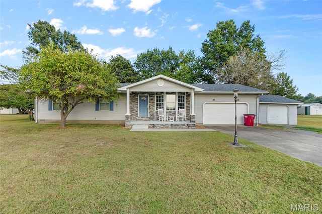 8 Elizabeth Road, Sikeston, MO 63801